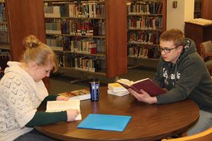 Sami Rapp photo: Students like sophomores Tonya Lenhart and Jordan Strange may be seen studying all year around, thanks to changes in the coming summer’s tuition.
